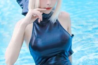 Kitkat Cosplay纯白：我觉得我以后的追求就是这张原图的生活态度了！